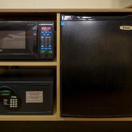 Red Roof Inn Louisville East - Hurstbourne Екстериор снимка