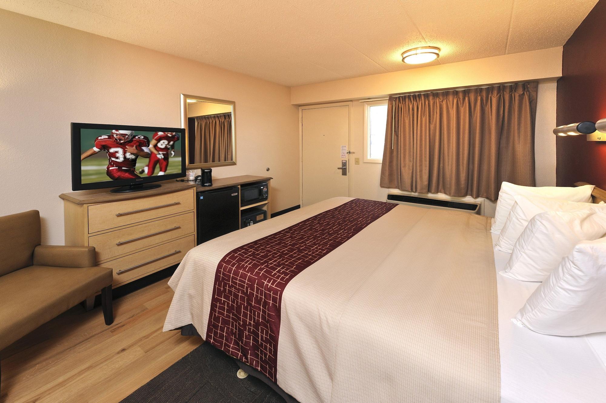 Red Roof Inn Louisville East - Hurstbourne Екстериор снимка