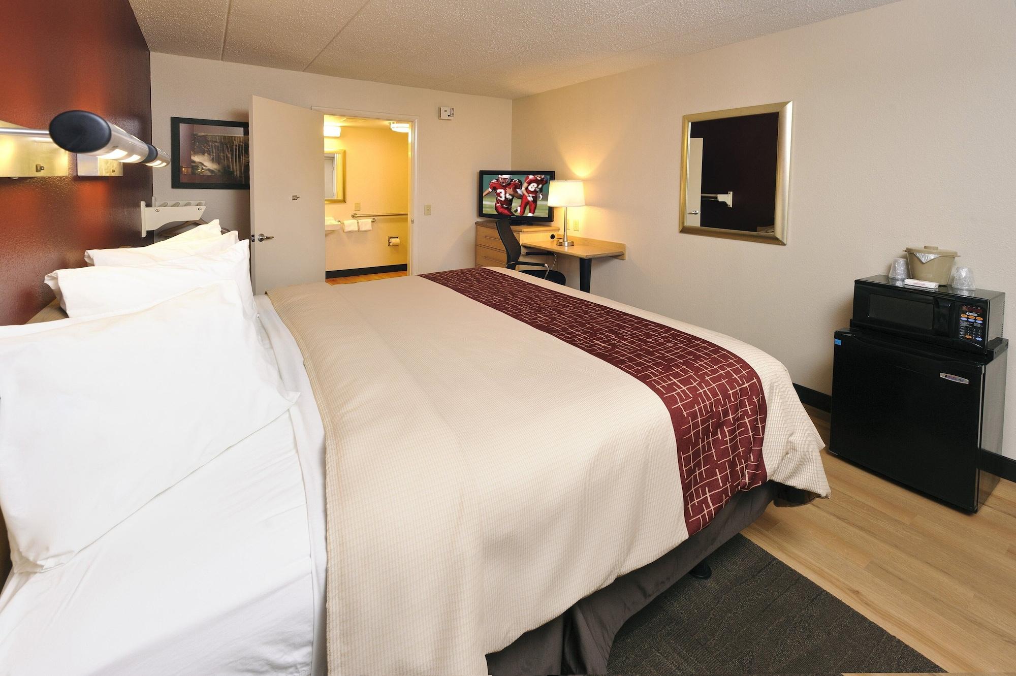 Red Roof Inn Louisville East - Hurstbourne Екстериор снимка