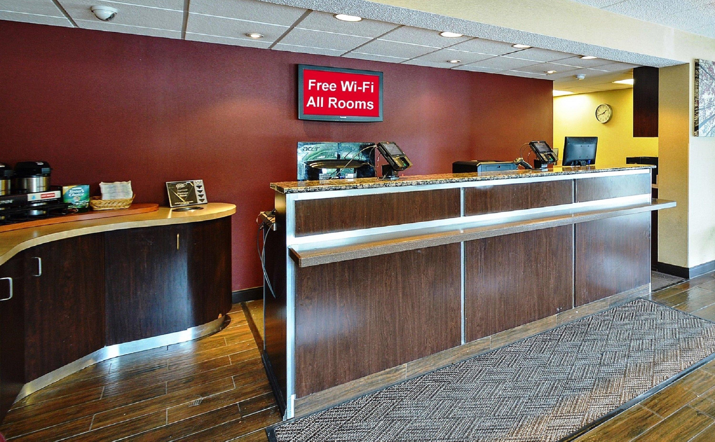 Red Roof Inn Louisville East - Hurstbourne Екстериор снимка