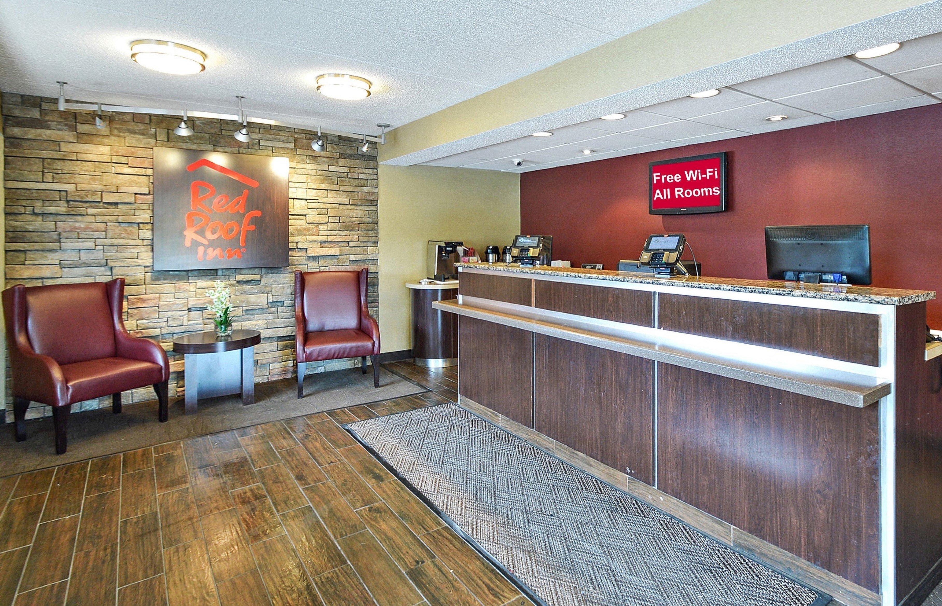 Red Roof Inn Louisville East - Hurstbourne Екстериор снимка