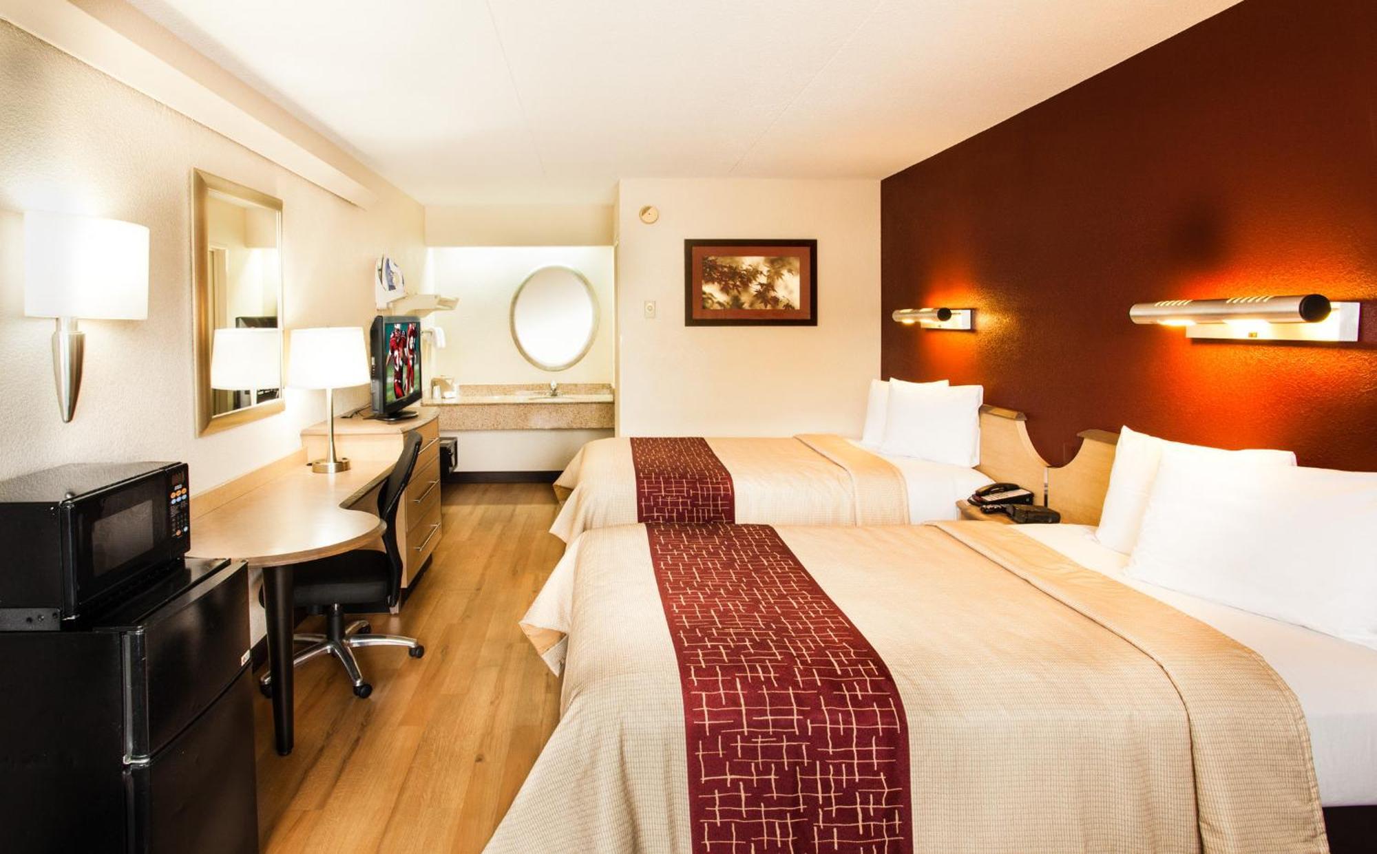 Red Roof Inn Louisville East - Hurstbourne Екстериор снимка
