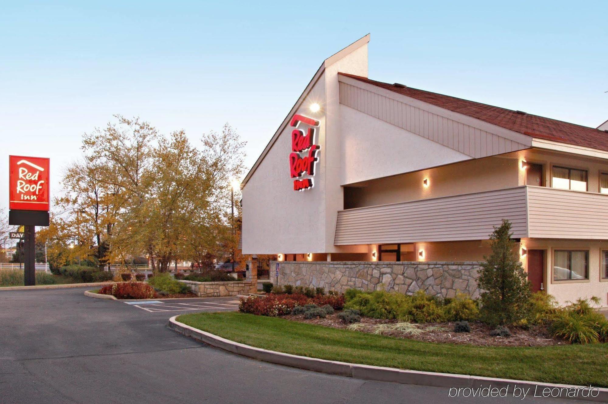 Red Roof Inn Louisville East - Hurstbourne Екстериор снимка